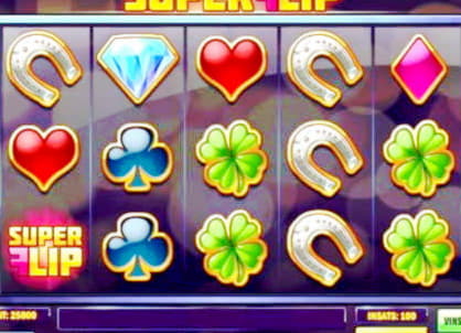 €940 Daily freeroll slot tournament at Buzzluck Casino